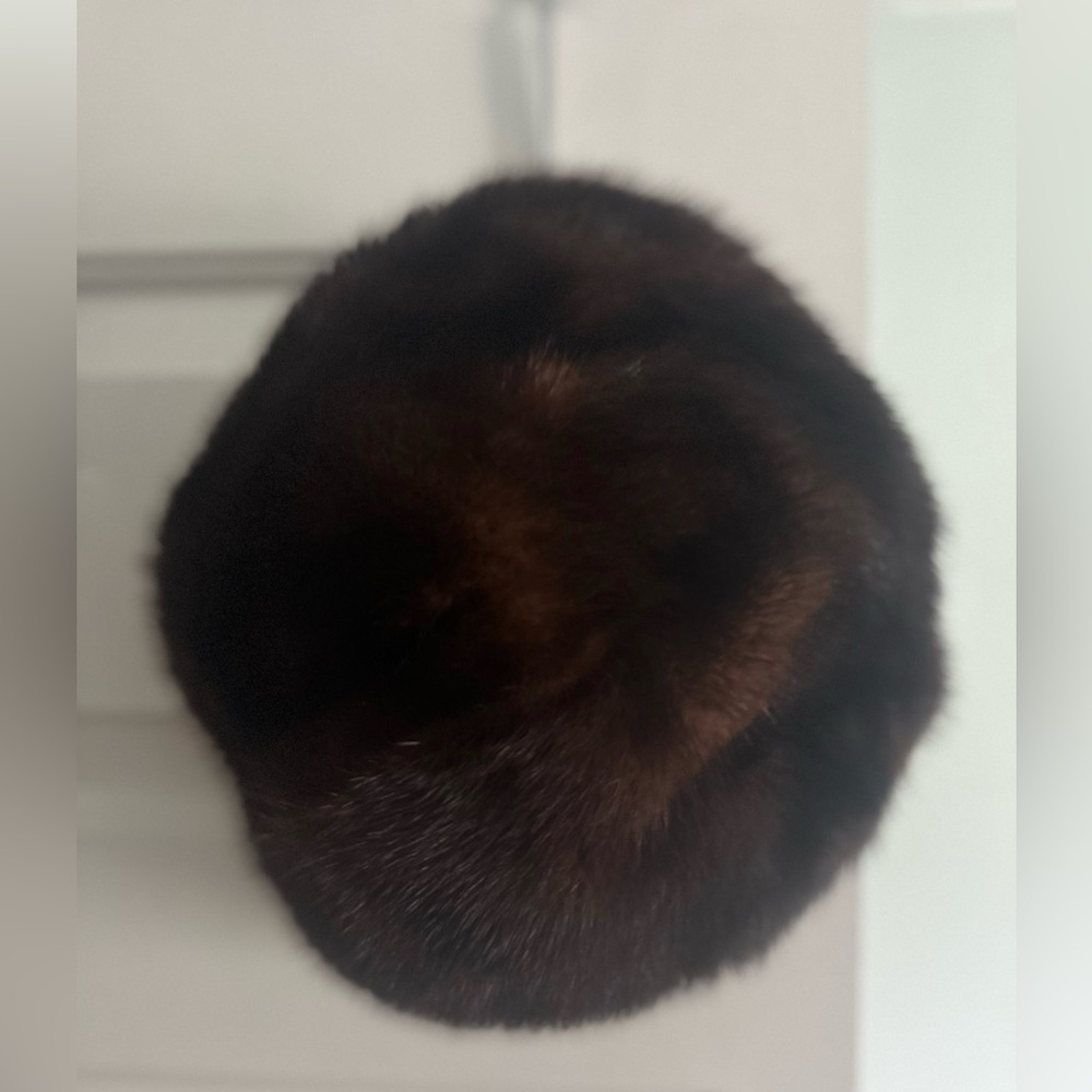 VINTAGE 1970s Mink Fur Pillbox Beret